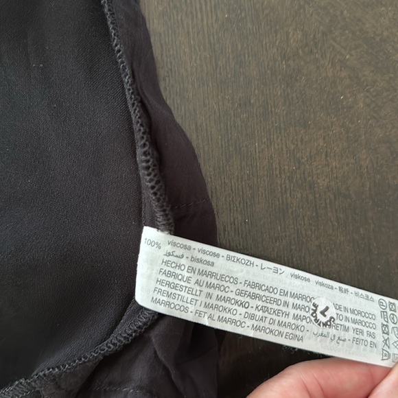 Zara flowy black high rise shorts size XL - Picture 2 of 4